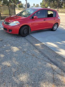 Nissan versa 2010
