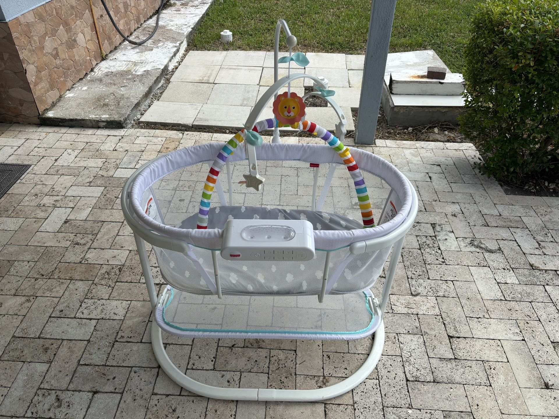 Baby Crib Fisherprice 