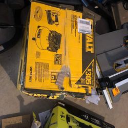 DeWalt Compressor 