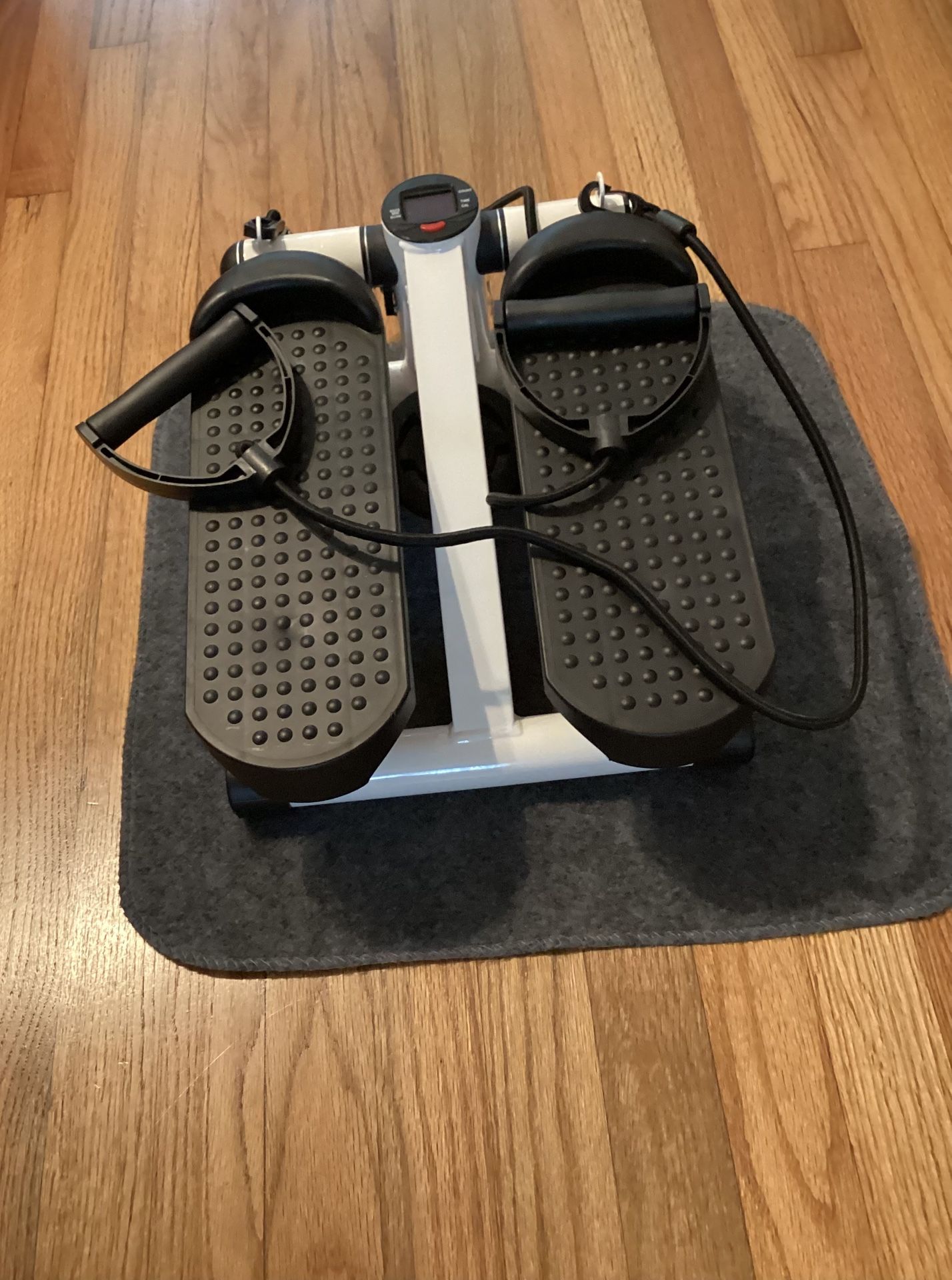 Blk/Wht Mini Stepper Exercise Machine 