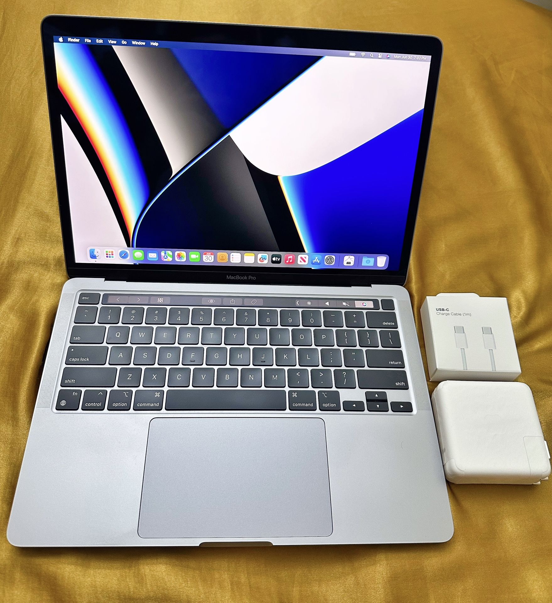 Macbook Pro 13.3” 2020 High Specs ( 512GB SSD / 16GB RAM ) Touch bar 