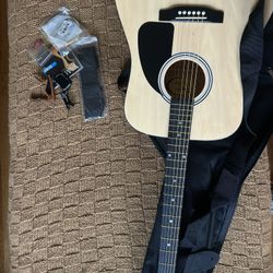 🎸 Squier by Fender Acoustic Guitar + Full Accessory Kit – Excellent Condition