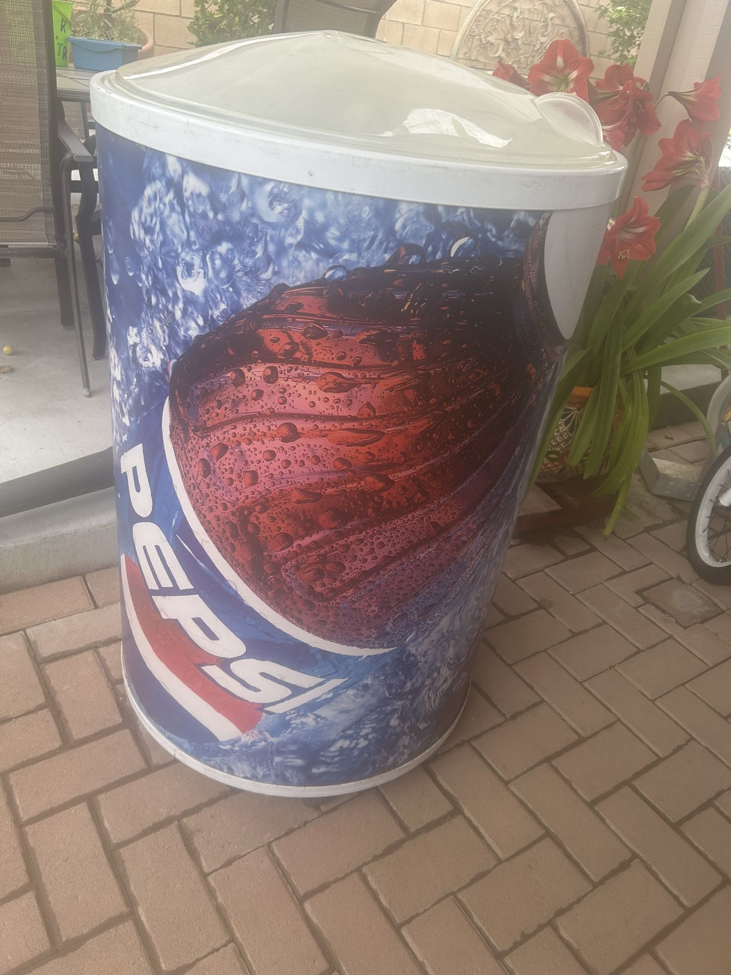 Hielera Grande Limpia Tiene Para Sacar El Agua $50 Obo