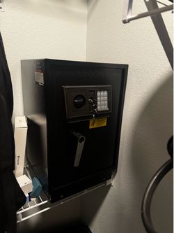 GUN/DOCUMENTS SAFE