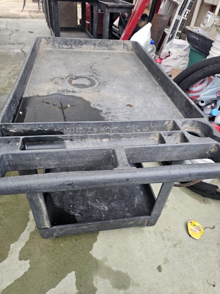 Rubbermaid Cart