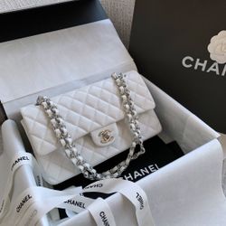 Chanel - Calfskin Caviar Bag 