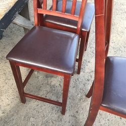 4 Chairs 