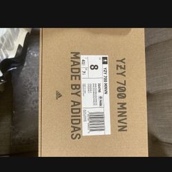 Yeezy 700 Adidas 