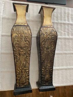 2 metal/tin plant vases