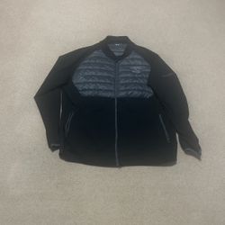 Very nice Columbia men’s golf jacket/Gearhart golf club logo
