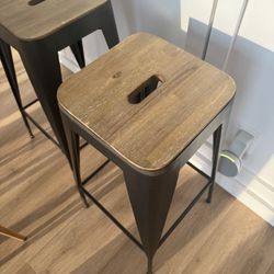 2 Bar Stools