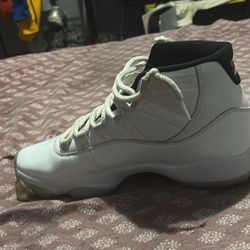 AIR JORDAN 11