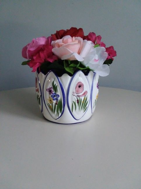 Flowers In ceramic pot  Decor