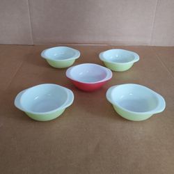 Vintage Small Pyrex Dishes 