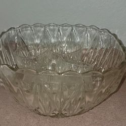 Vintage Clear Glass Punch Bowl, Sawtooth Edge 10 1/2"
With 7 cups & ladle. $25
Pick up in Harlingen near Walmart.
Antiques, Telephones & Flags