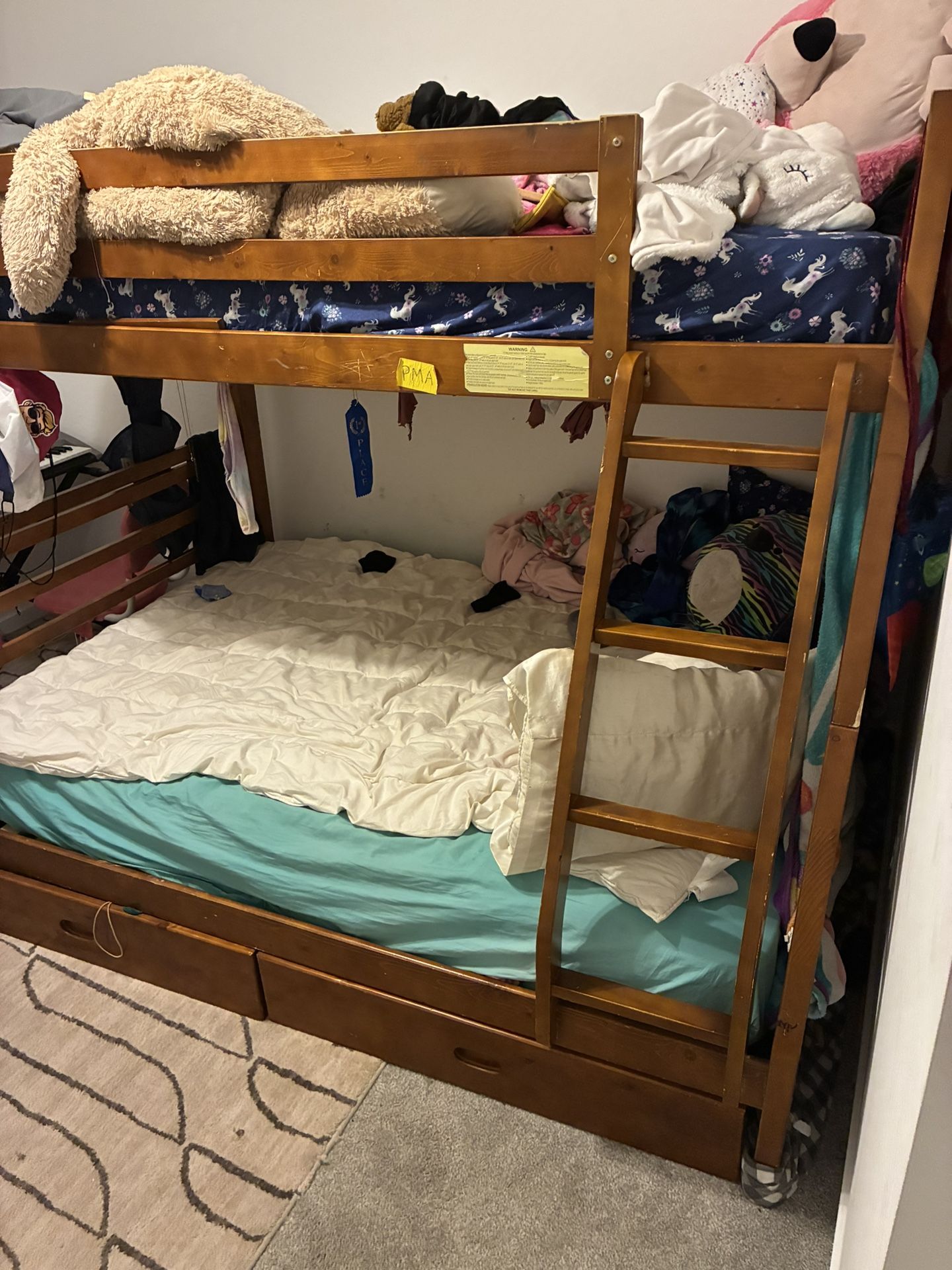 Free Wood bunk bed
