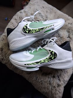 2 Nike Sneakers for sale SZ 11.5