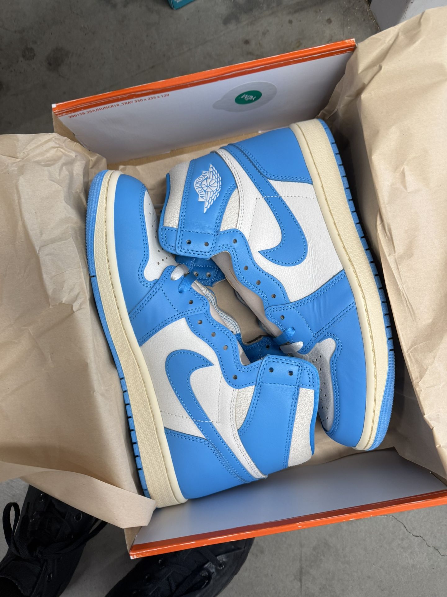 Air Jordan 1 Retro UNC