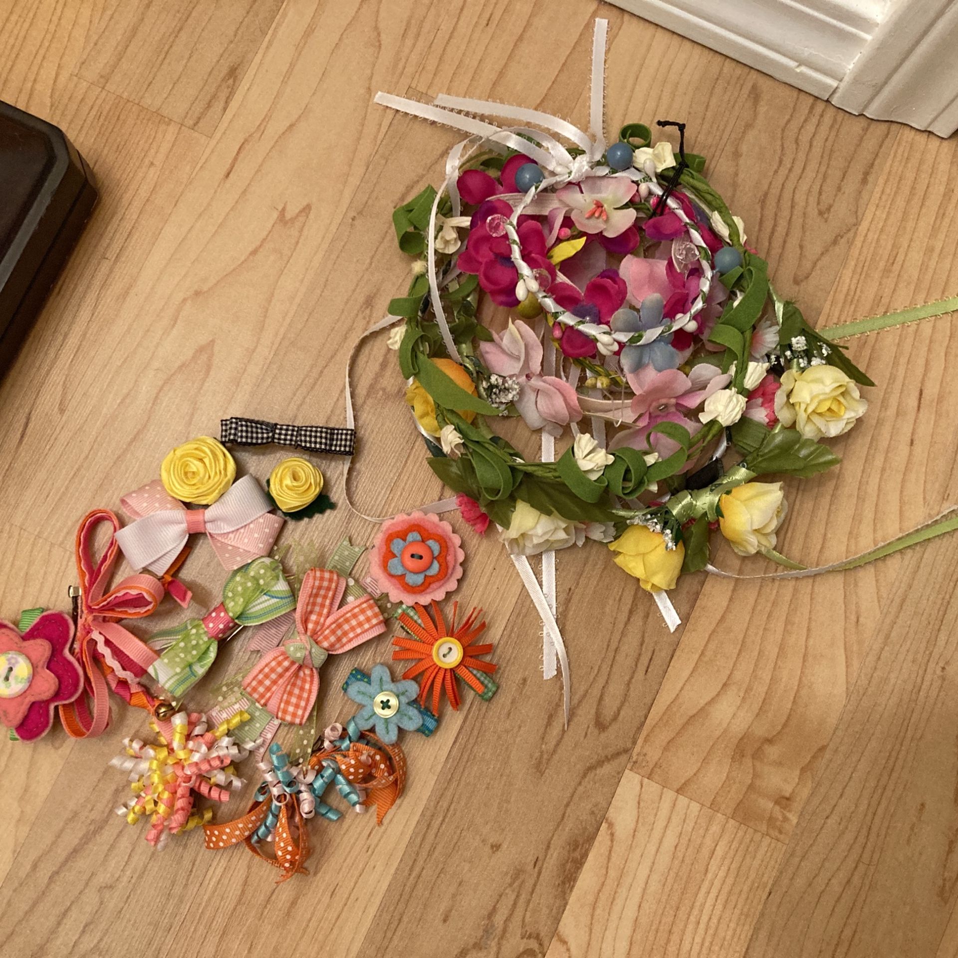 Hair Bows Crowns Large And Small Child Doll
