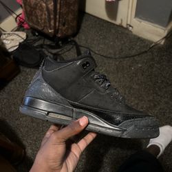 Blacks 3s