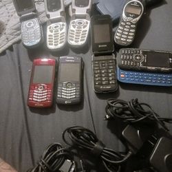 Vintage Cell Phones And Chargers 