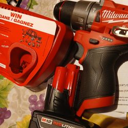 12v Milwaukee Fuel Brushless Hammer Drill  And Battery 4.0ah With Charger 
