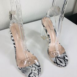 clear,snake print 25 obo located in lake los angeles lancaster side.