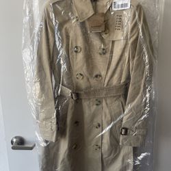Burberry Women’s Trench Coat Size 2