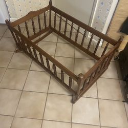Vintage Baby Crib .excellent Condition. 