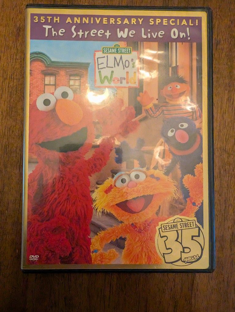 Sesame Street Elmo's World "The Street We live On" DVD