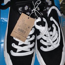 Canvas Shoes 