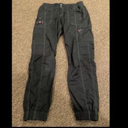 Spread Good Cheer Jogger pants Women’s Size  Medium pockets Scrub Black zippers chic EUC!