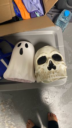 Stackable Ghosts And Skulls