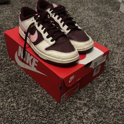 Nike Valentines Day Dunk (Men’s Size 10)