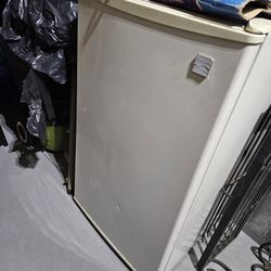 Kenmore Mini Fridge