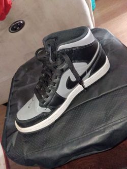 Nike Air Jordan 1 Mid High-Top Sneakers 8