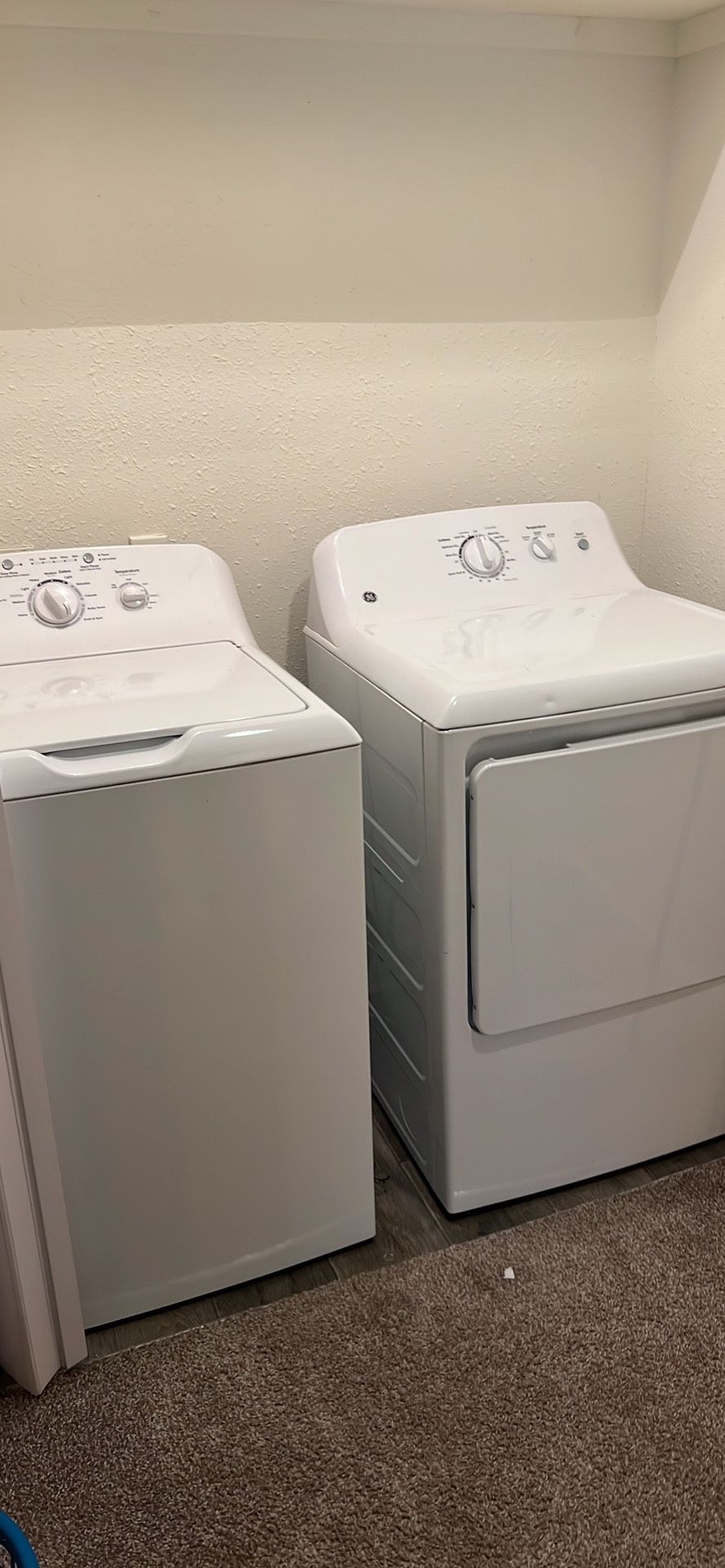All in white washing dryer set