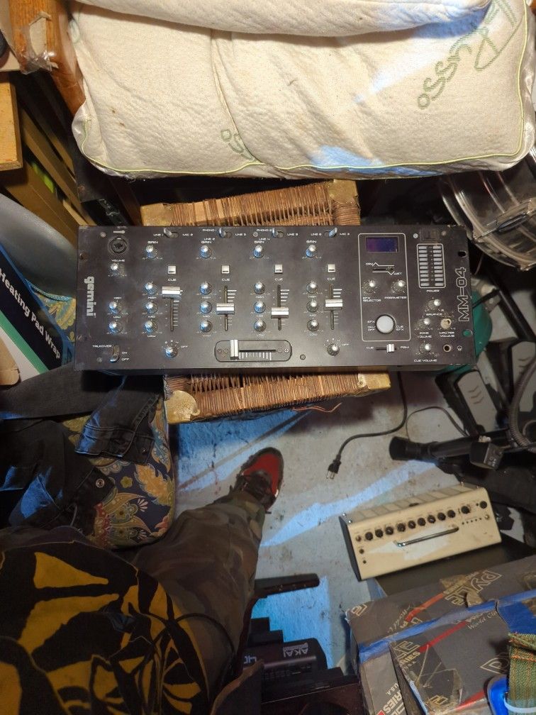 Gemini MM-04 Audio mixer