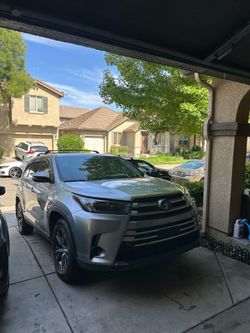 2019 Toyota Highlander hybrid LE AWD