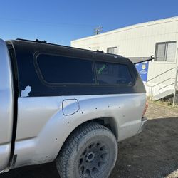 05-15 Tacoma Camper Shell Long Bed 6 Ft