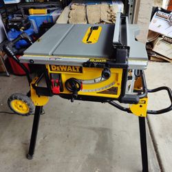 DeWalt 10" Table Saw 