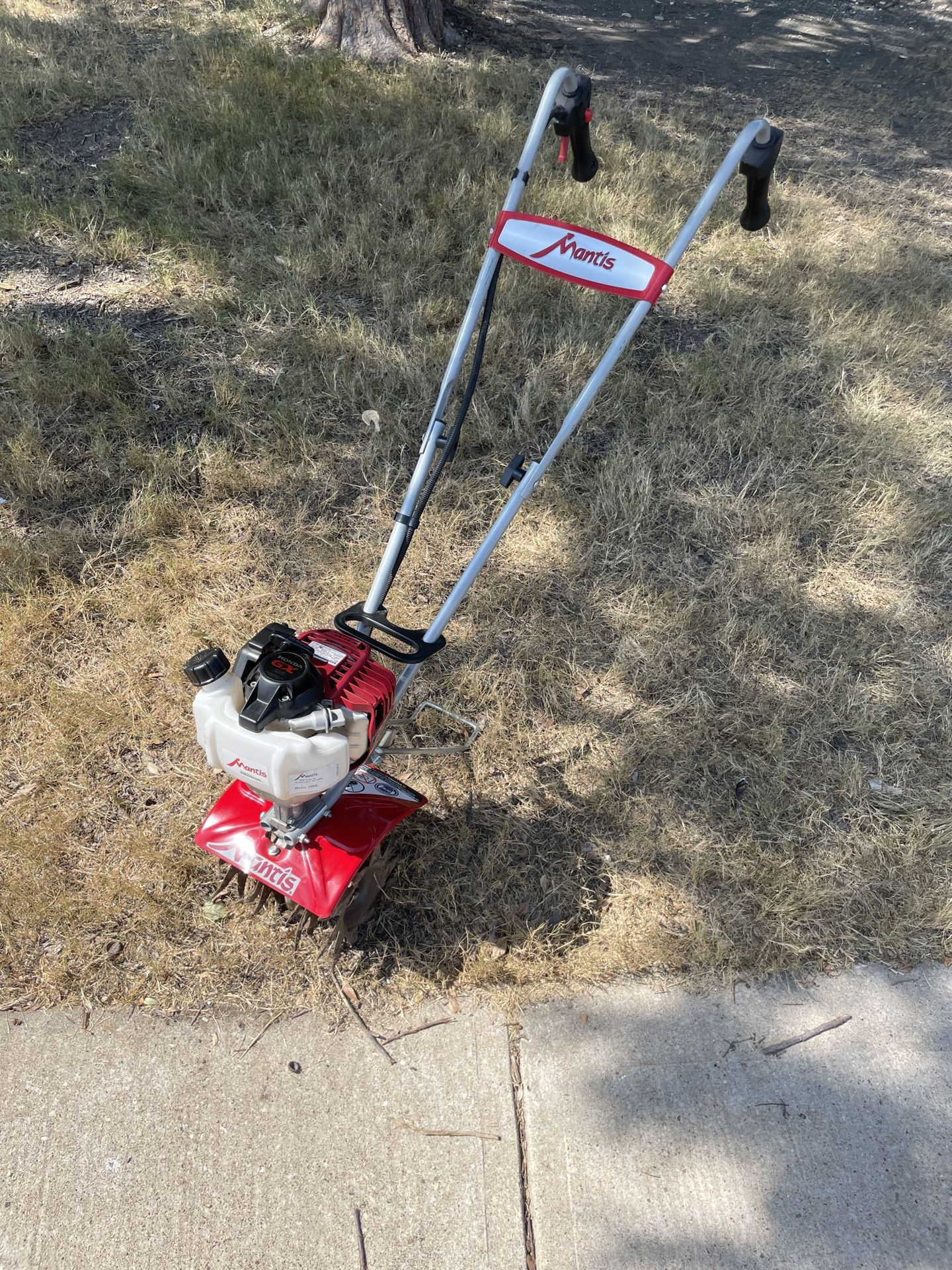 MANTIS Mini-Tiller/Cultivator 25-cc 9-in Front-Tine Forward-rotating Tiller 7268. Used twice like brand new now sits in the shed I have no use for it.
