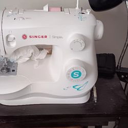 Singer Simple Sewing Machine