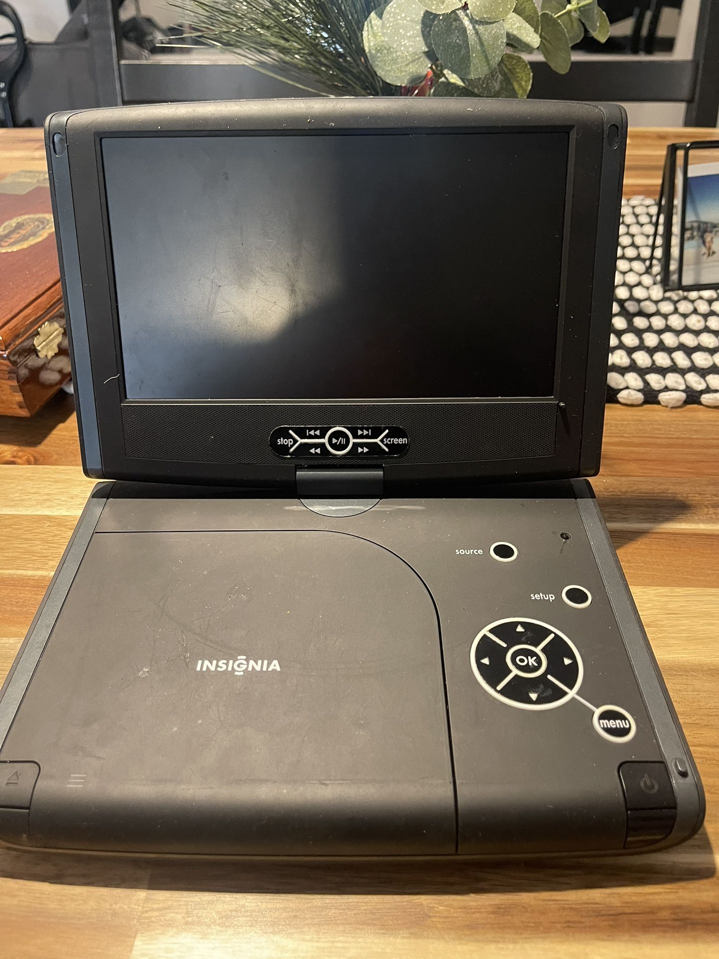 Insignia NS-PDVD8 DVD Player