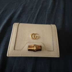 White Gucci wallet