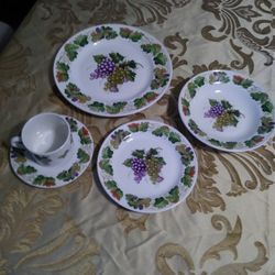 Dinnerware Set Service For 12 