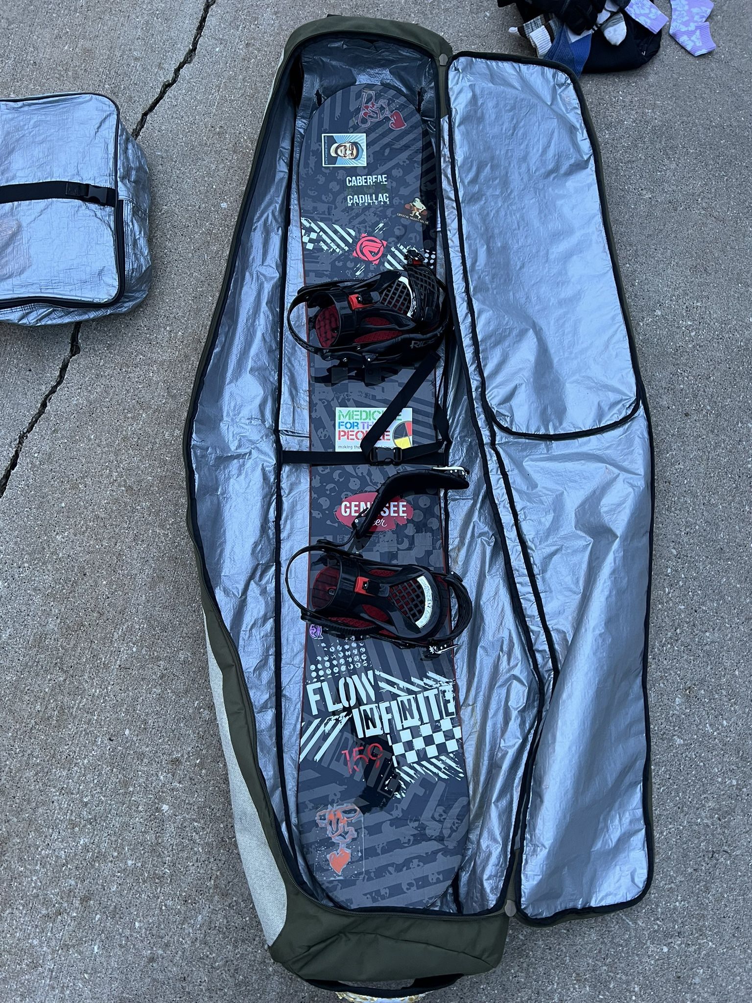 Flow Infinite 159 Snowboard + Ride EX Bindings + Ride Jackson BOA Boots + Travel Bag