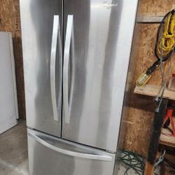 REFRIGERATOR 