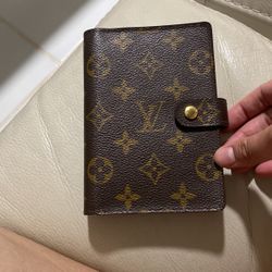 used Louis Vuitton Agenda Wallet