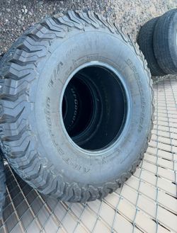 BFG TIRES / OEM CHEVY WHEELS / PACK OUT /  STAMP / CYCLE BIKE / CENTER CONSOLE / MED BALL